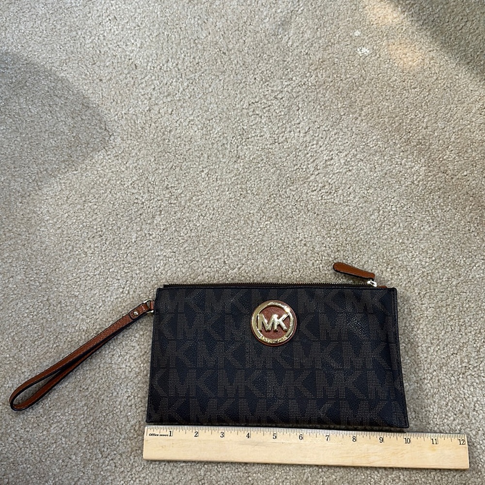 Michael Kors wristlet wallet